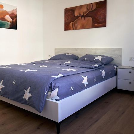 Central Beach Apartment Sarandë Exteriér fotografie