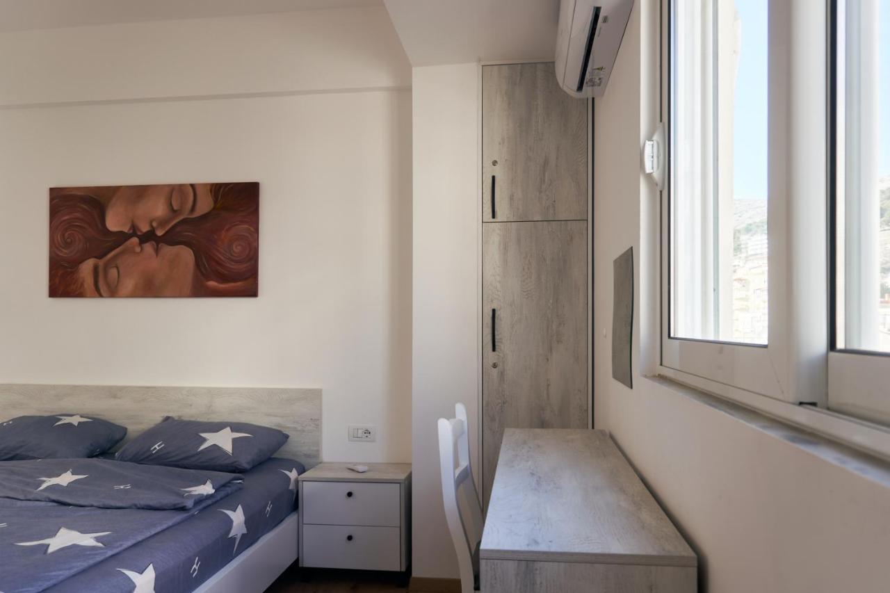 Central Beach Apartment Sarandë Exteriér fotografie